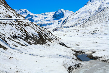 Stausee Lai da Sontga Maria am Lukmanierpass im Kanton Graubünden