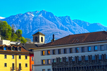 Piazza del Sole in Bellinzona, Tessin (Schweiz) © Ilhan Balta