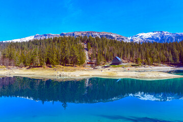 Der Caumasee in Flims, Kanton Graubünden (Schweiz)