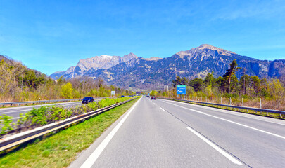 Autobahn A13 vor Ausfahrt Landquart/Davos in Richtung Norden (Schweiz)