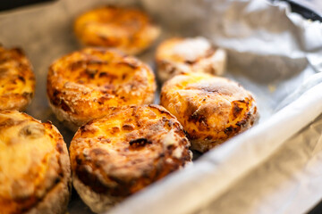 Cheesecakes cooked in an electric grill.