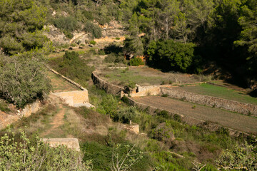 Es Broll Ibiza Es Broll is an artesian well that uses the water that emerges from the spring to distribute it throughout the valley through a complex system of irrigation ditches.