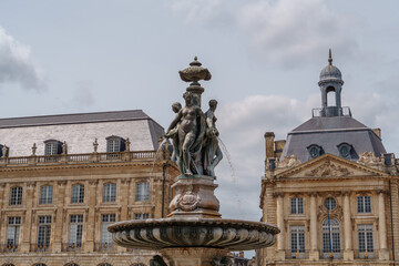 Fototapeta premium Bordeaux an der Garonne in Frankreich
