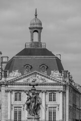 Bordeaux und die Garonne in Frankreich