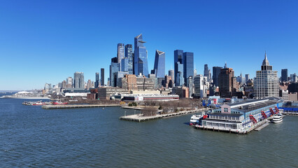 Fototapeta premium Downtown New York At Manhattan In New York United States. Highrise Buildings Scenery. Beautiful Cityscape. Downtown New York At New York United States. Winter Landscape. 