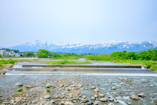 初夏の矢代川と妙高山　新潟県妙高市　Yashiro River and Mt. Myoko in early summer. Niigata Pref, Myoko City.