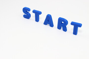 新たな始まり告げる「START」。成功への道開く