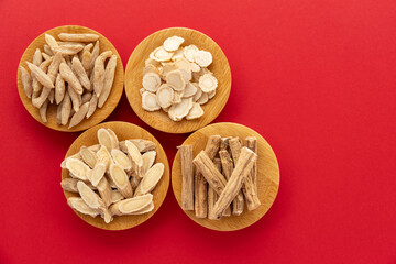 Traditional Chinese Medicine Yuanqi Four Treasures Tea, including Codonopsis pilosula, Astragalus membranaceus, American ginseng, and Ophiopogon japonicus