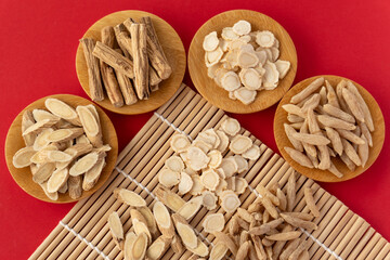 Traditional Chinese Medicine Yuanqi Four Treasures Tea, including Codonopsis pilosula, Astragalus membranaceus, American ginseng, and Ophiopogon japonicus