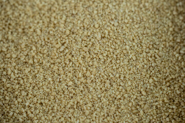 Couscous getrockneter Hartweizengrieß auf Olivenholz