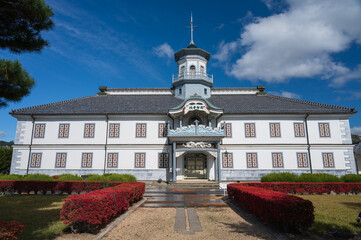 旧開智学校。1876年（明治9年）に長野県松本市本町一丁目に建てられ、その後現在地に移築された明治時代初期の擬洋風建築の校舎。文明開化時代の小学校建築を代表する建物。
 School (旧開智学校, kyūkaichi-gakkō), Matsumoto-Shi, Nagano