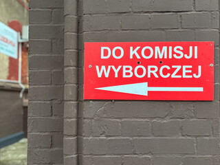 Komisja wyborcza, wybory w Polsce, znak "do komisji wyborczej"
