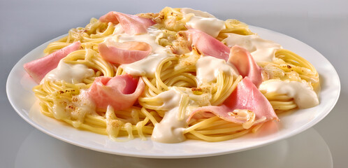 Spaghetti mit Schinken und Sahnesauce, Pasta, sahnesauce, 