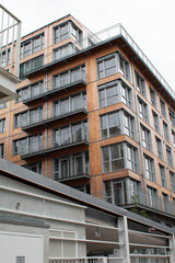 Bâtiment d'habitations et bureaux 