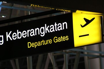Obraz premium Indonesia, Sidoarjo - May 29 2025, Departure information board at Juanda International airport.