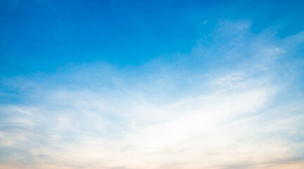 Obraz premium Vintage sun and cloud background - vintage filter