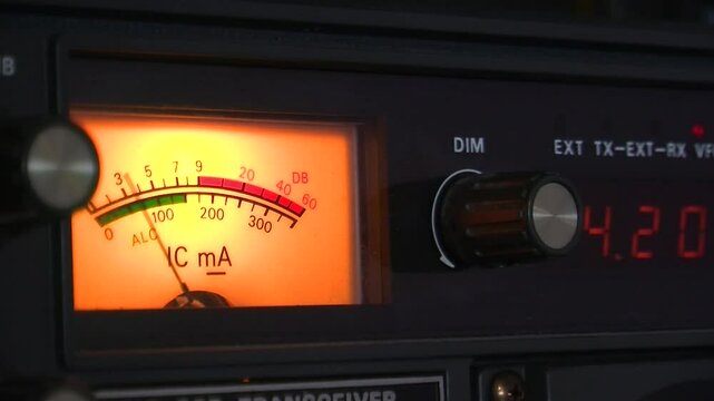 Vintage  transceiver on the market in 1979 
In this video you can see and listen the reception of a QSO between two radio amateurs