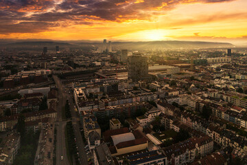 Schweiz, Basel, Baselstadt, Basel-City, Nordwestschweiz, Rhein, M&uuml;nster, Markthalle, Stadtbild, Morgenstimmung, Morgenrot, M&uuml;nsterkirche, Sonnenaufgang, Kircht&uuml;rme, Rochet&uuml;rme,