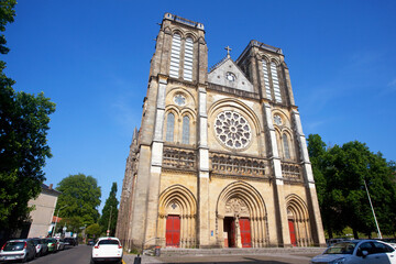 Neogotycki Kościół św. Andrzeja(1869) zbudowany za panowania Napoleona III, Bayonne, Francja, Neo-Gothic Church of St. Andrew (1869) built during the reign of Napoleon III, Bayonne, France