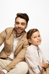 Obraz premium Celebrating Father Day with joy and happiness in a heartwarming moment in 2025