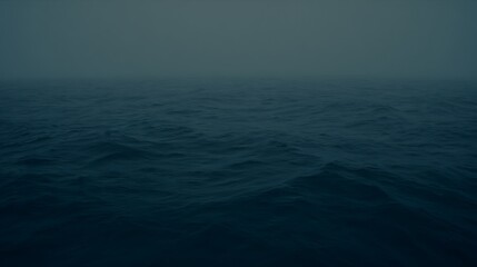 Obraz premium Misty horizon over open ocean surface