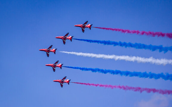 The british RAF flying the famous Red arrows.