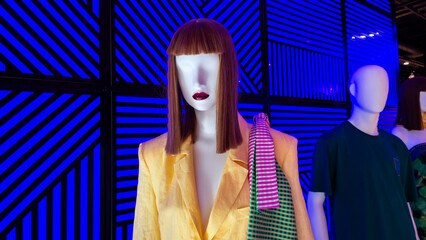 Trendy Mannequin Fashion Window Showcase