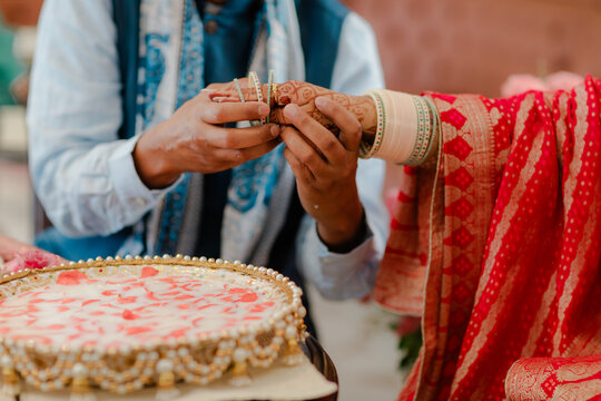 Chooda Ceremony &ndash; Traditional Indian Bridal Ritual Where Red and White Bangles Are Blessed and Worn by the Bride, Symbolizing Love, Prosperity, and a Joyful New Beginning