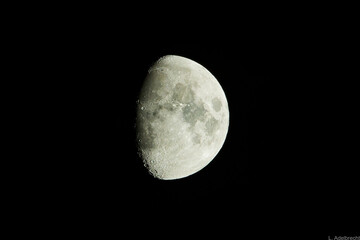 Zunehmender Mond – Detailreiche Kraterlandschaft