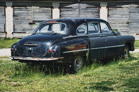 Fototapeta Abandoned Soviet-Era GAZ-12 ZIM Black Sedan