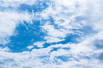  6月の空　朝の青空に白い雲26