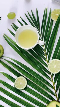 freshly squeezed lemon juice, healthy juice clip, organic lemon visuals, vibrant plant aesthetics, colorful fruit and vegetable display, nutritious beverage video, refreshing lemon drink, artistic jui