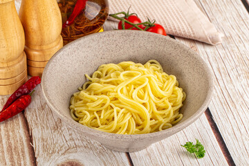 Boiled yellow egg noodles in the bowl