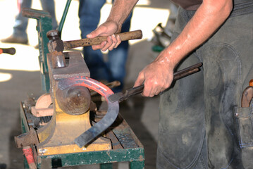 making the horseshoe