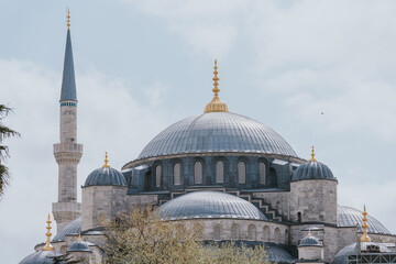 The majestic sultan ahmed mosque: a symbol of ottoman architecture in istanbul