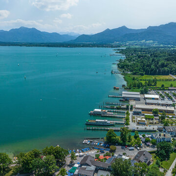 Fototapeta Ausblick zum Hafen Prien-Stock am Chiemsee in Oberbayern