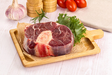 Raw beef ossobuco for roast