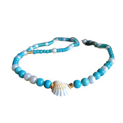 Obraz premium Cartoon beaded anklet with seashell turquoise and white isolated on transparent background