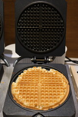 와플기계와 와플, 와플 한 입 먹어보자