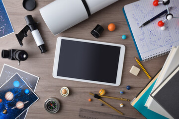 Astronomical study with technological tools such as tablet and tools
