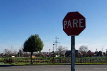 Spanish Stop Sign Under Clear Sky