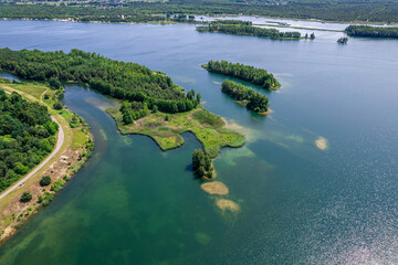 Jezioro na Śląsku w Polsce. Pogoria IV, znana również jako Zbiornik Kuźnica Warężyńska, to największy zbiornik wodny w kompleksie Pogorii © Franciszek