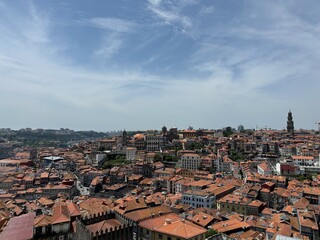 Obraz premium A city with many buildings