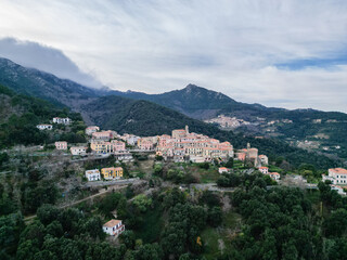 Obraz premium Marciana Village on Elba Island – Aerial View of Historic Hilltop Settlement