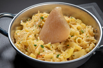 pasta patate tortellini risotto genovese napoletana funghi minestra fagioli pomodori crostacei vongole