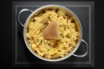 pasta patate tortellini risotto genovese napoletana funghi minestra fagioli pomodori crostacei vongole