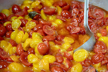 pasta patate tortellini risotto genovese napoletana funghi minestra fagioli pomodori crostacei vongole