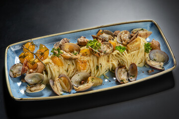 primi spaghetti gamberi linguine pasta 