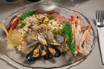 pasta patate tortellini risotto genovese napoletana funghi minestra fagioli pomodori crostacei vongole