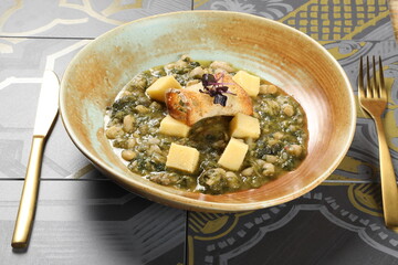 pasta patate tortellini risotto genovese napoletana funghi minestra fagioli pomodori crostacei vongole